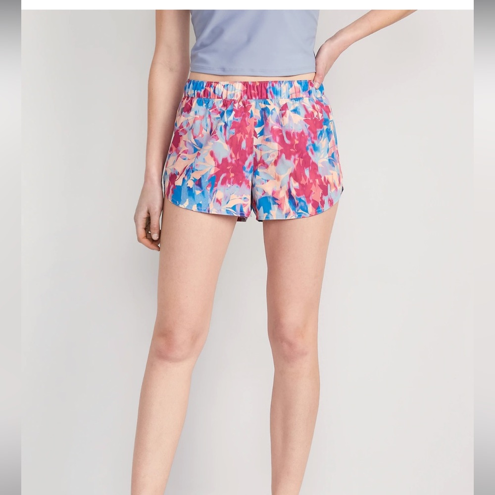 Mid-Rise StretchTech Dolphin-Hem Run Shorts for Women -- 3-inch inseam